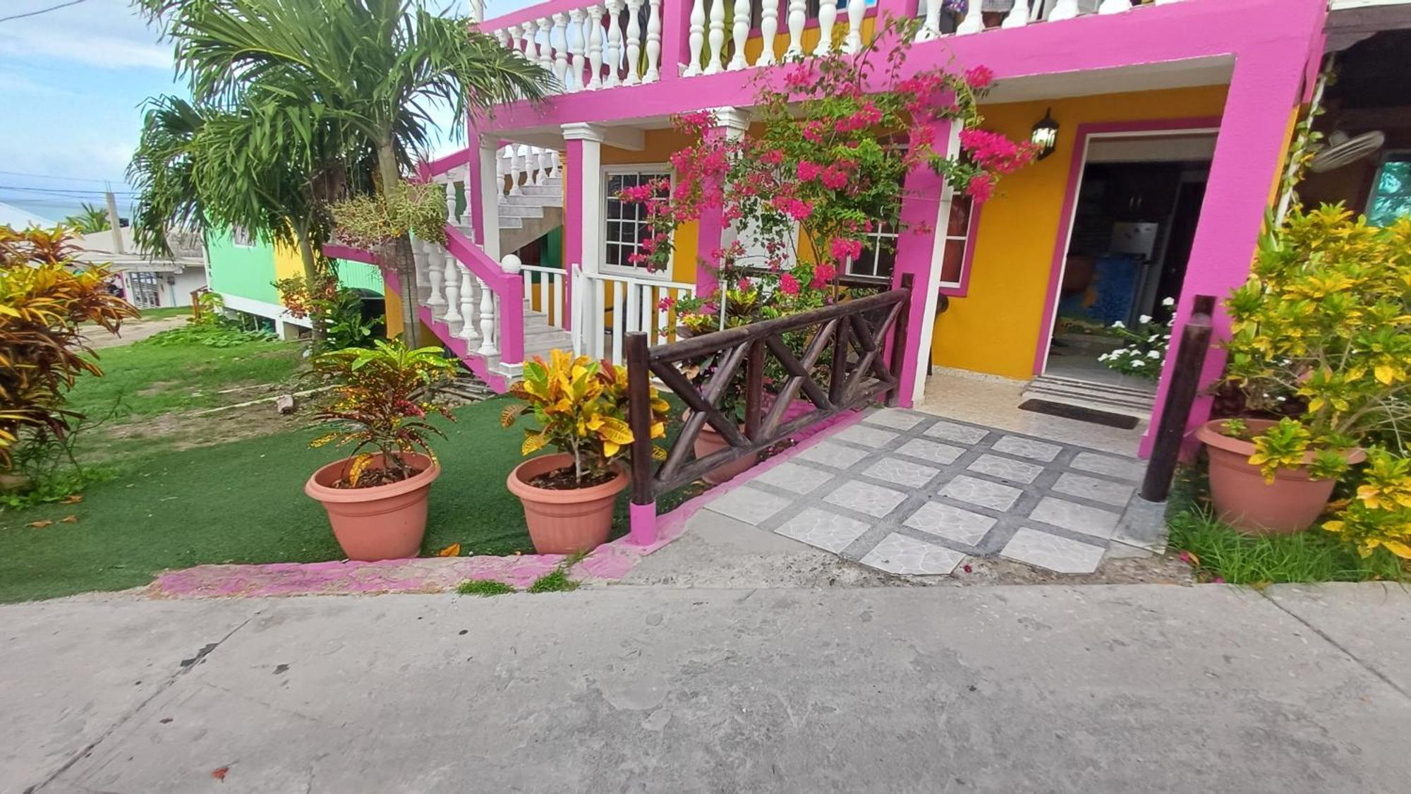 Posada Ashanty Rocky Point Extérieur photo
